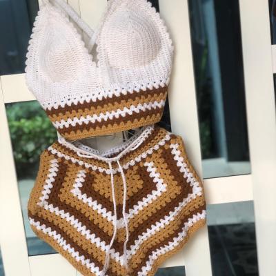 Ensemble top blanc et short nude