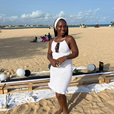 Robe blanche mi longue de face